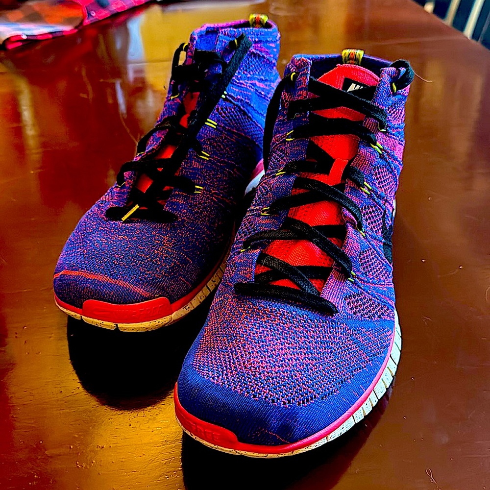 Men’s size 14 nike free fly nit chukka Pr Qs